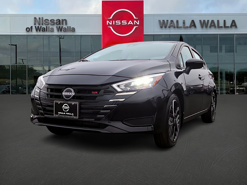 2025 Nissan Versa SR photo 3