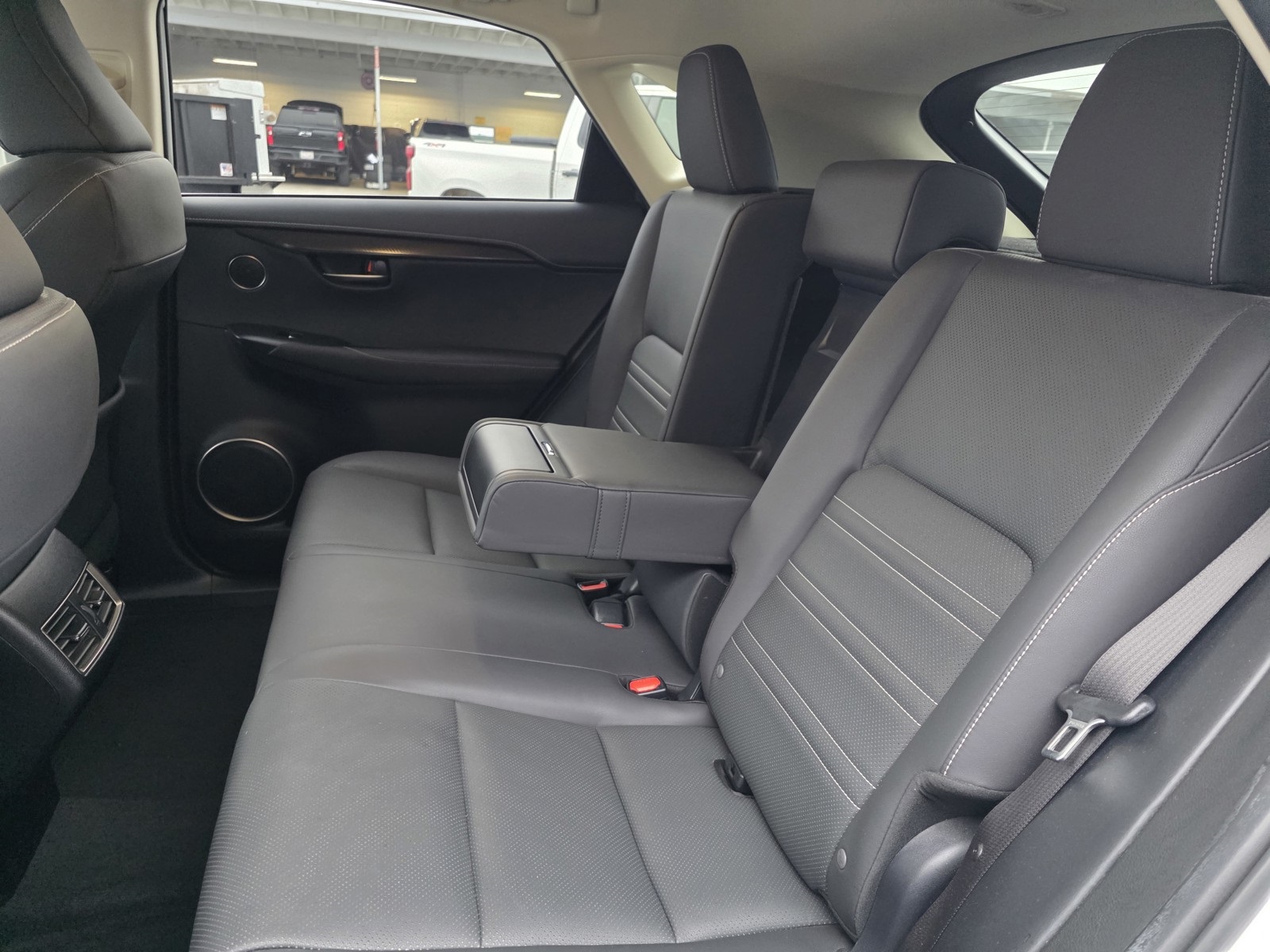 2018 Lexus NX 300h Luxury photo 13