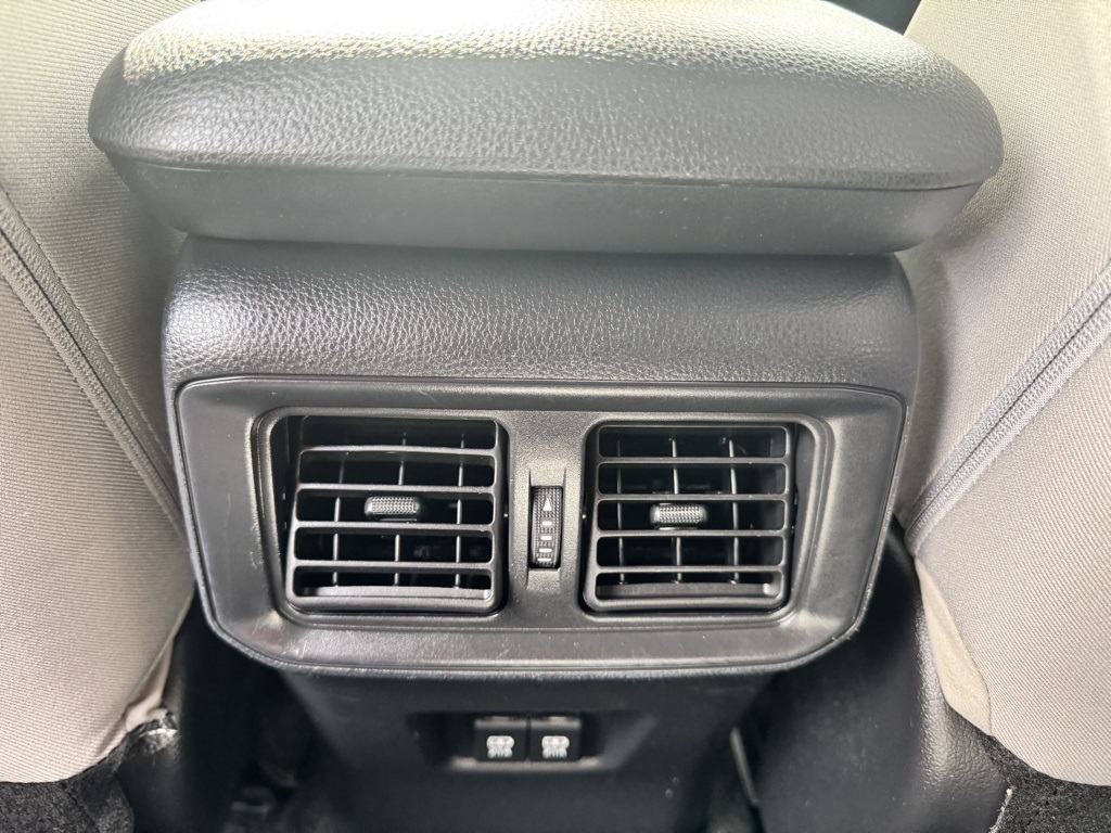 2020 Toyota RAV4 Hybrid XLE photo 12
