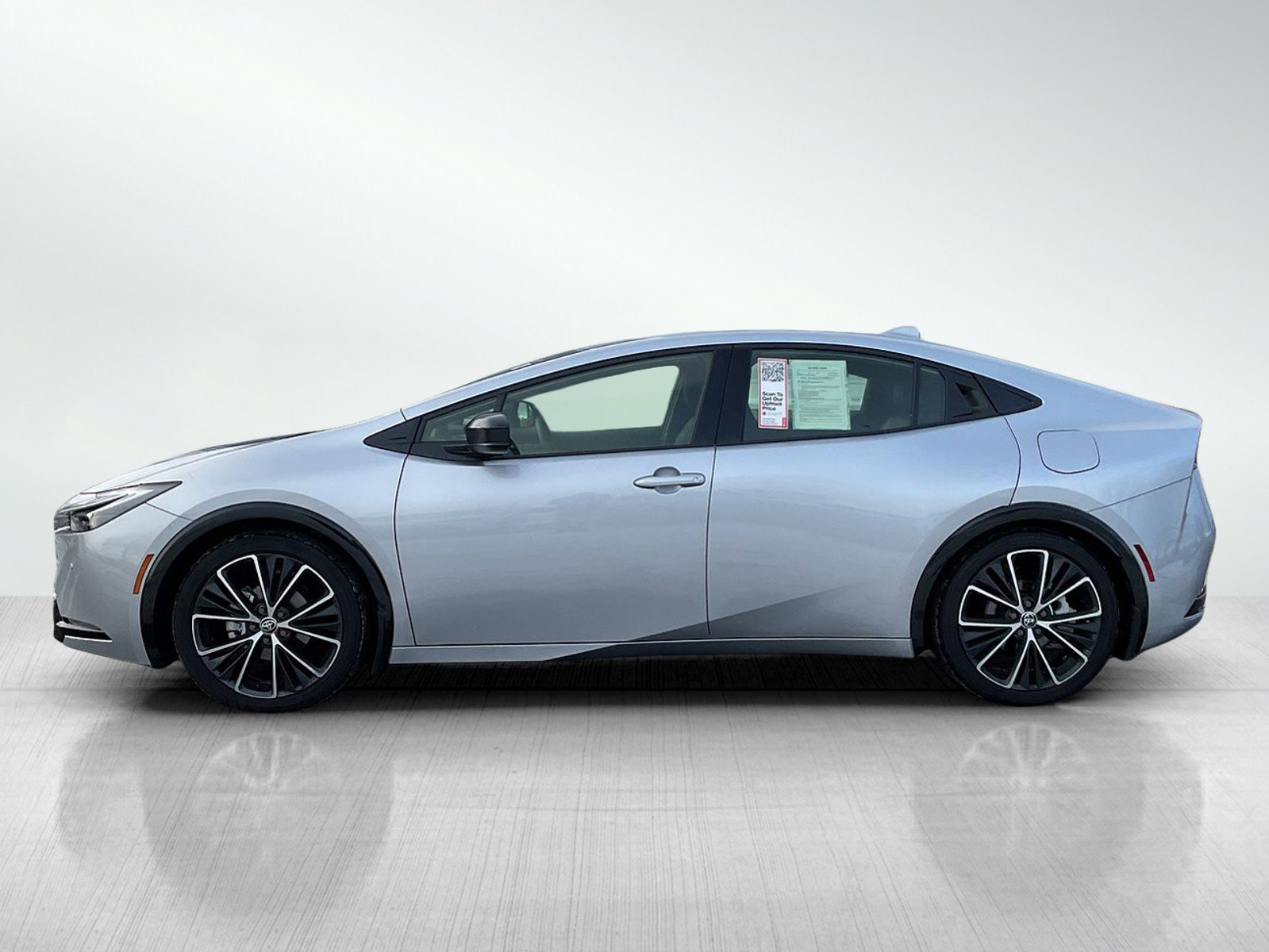 Used 2024 Toyota Prius XLE with VIN JTDACAAU1R3041736 for sale in Brainerd, Minnesota