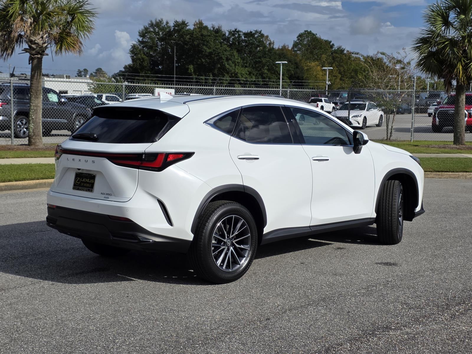 2026 Lexus NX 350 photo 4