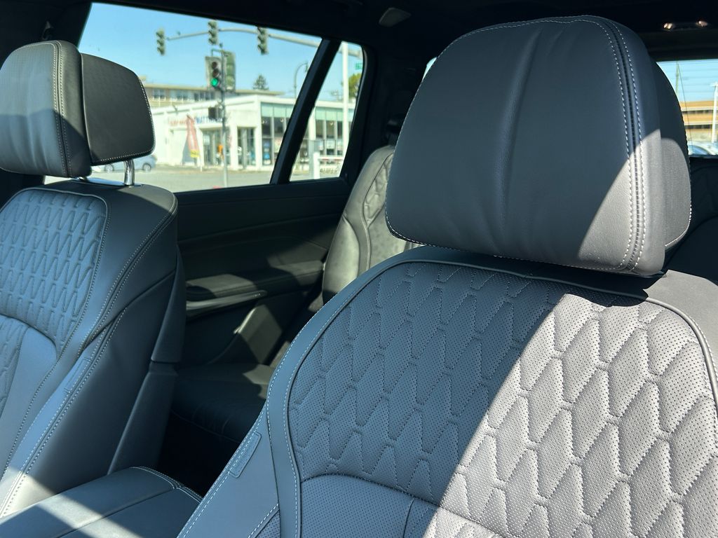 2026 Bmw X7 M60i photo 13