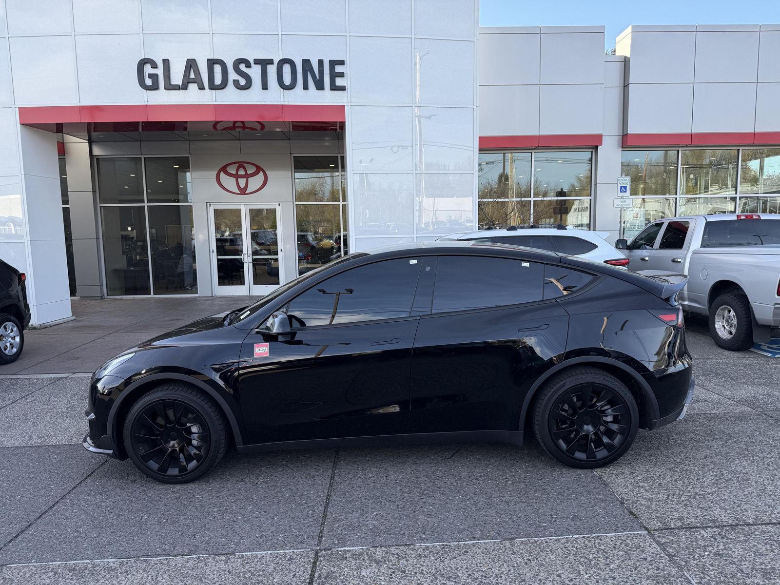 2023 Tesla Model Y photo 2