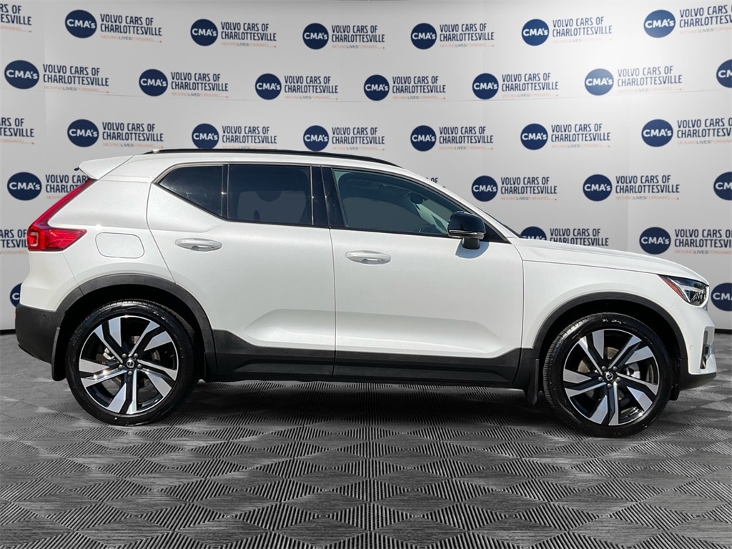 2023 Volvo XC40 AWD Ultimate photo 6