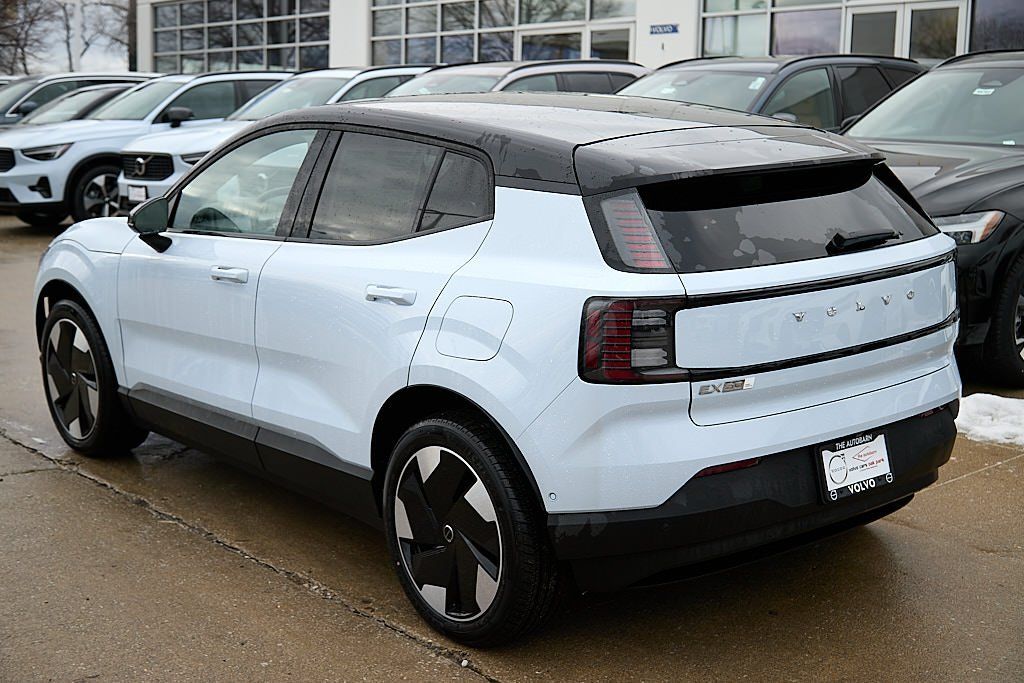 2026 VOLVO EX30 - Image 5