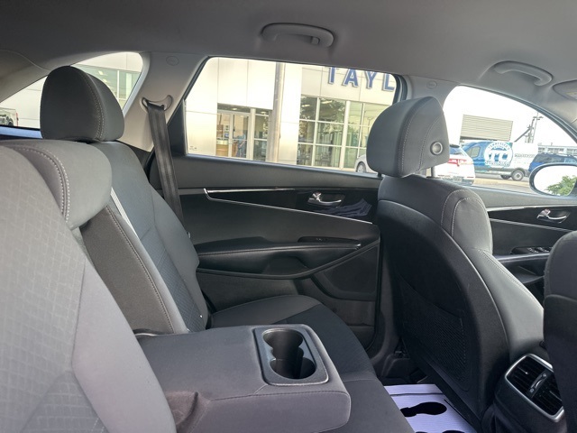 2017 Kia Sorento LX photo 3
