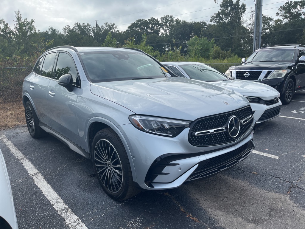 2025 Mercedes Benz GLC 300 photo 4