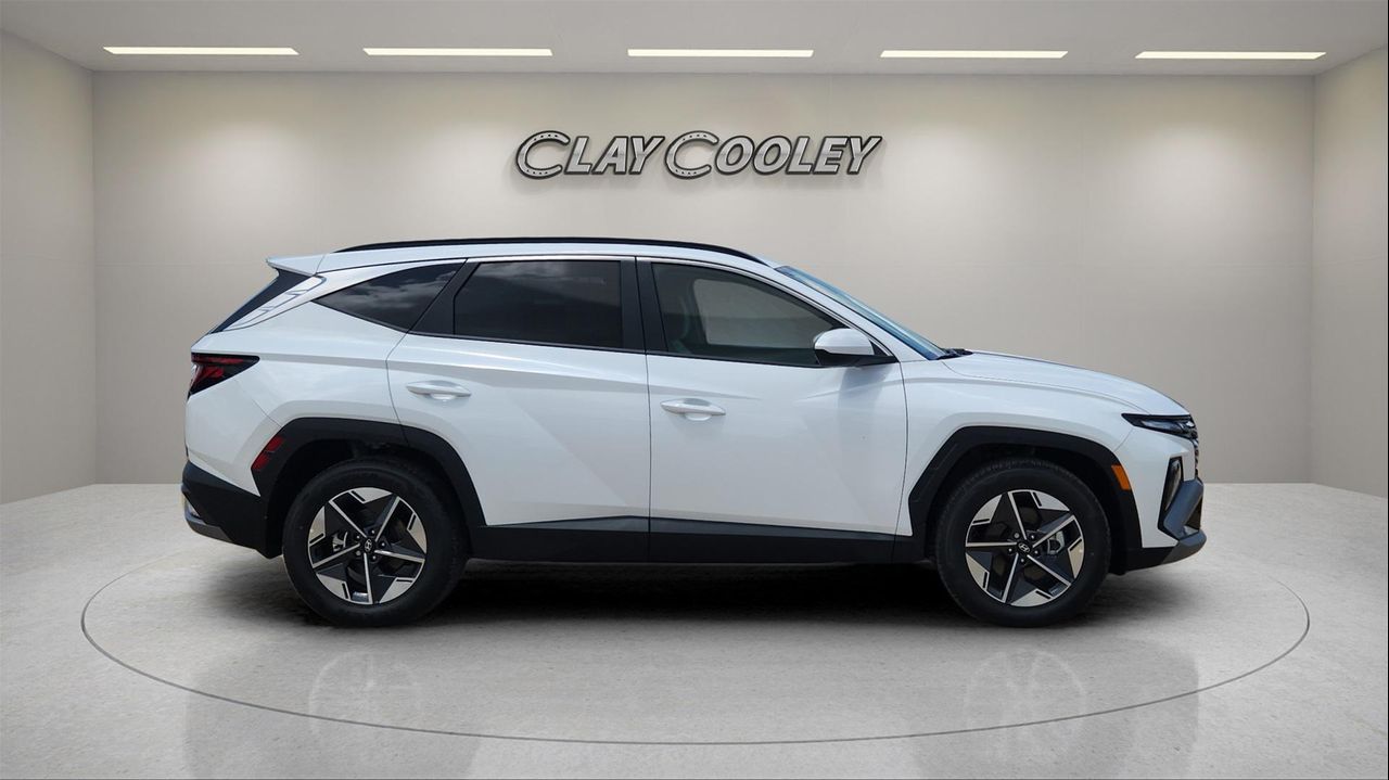 2025 Hyundai Tucson SEL photo 2