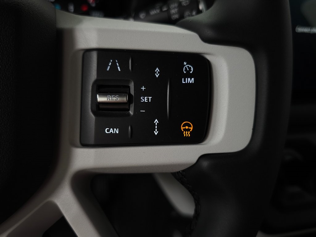 2025 LAND ROVER DEFENDER - Image 19
