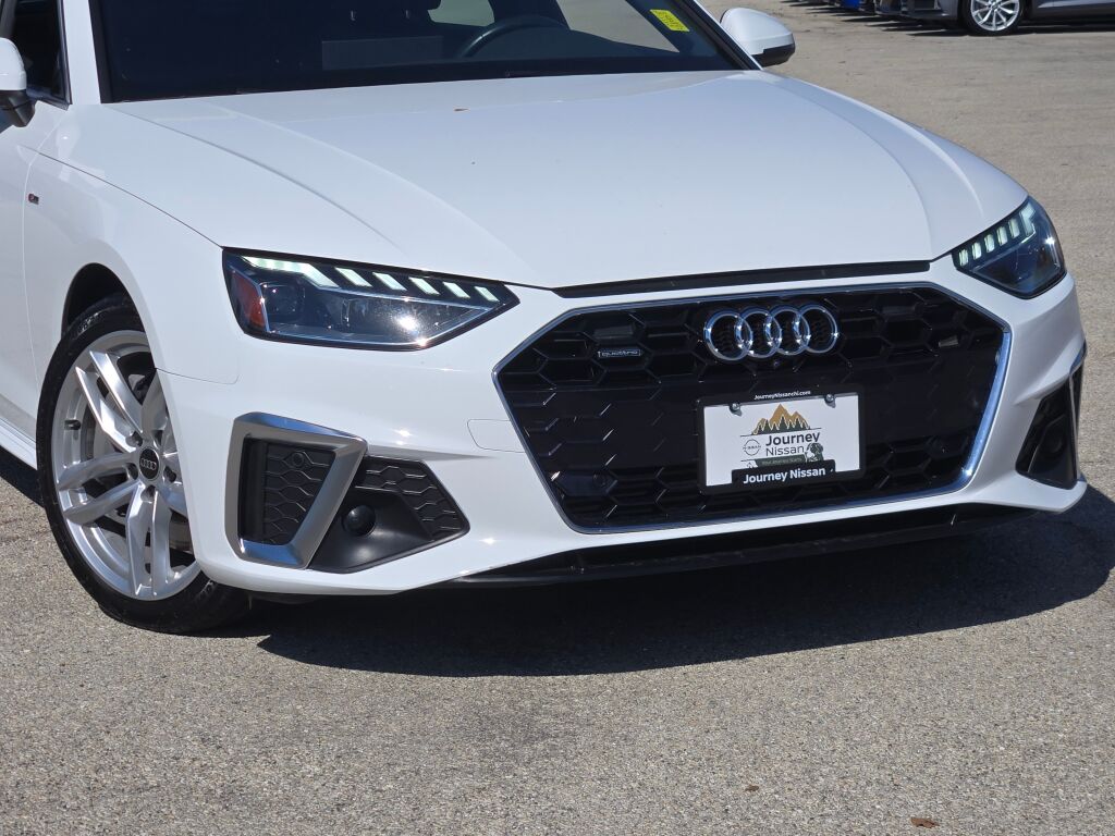 2023 Audi A4 S line Quattro Premium Plus photo 2