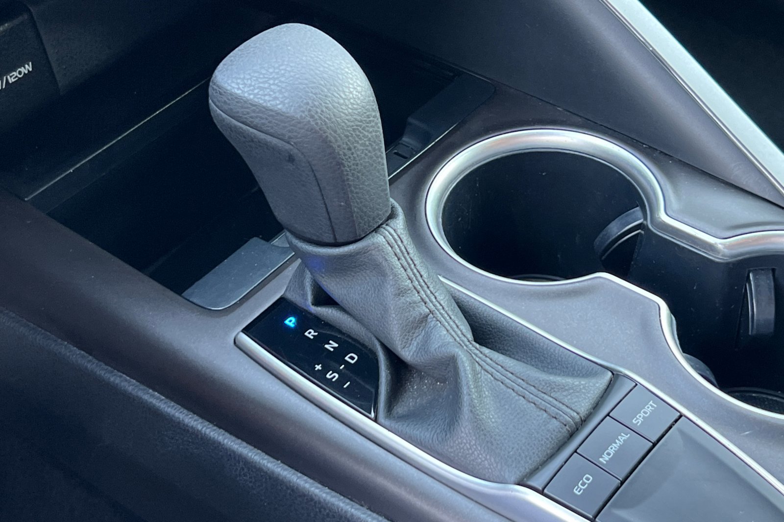 2023 Toyota Camry LE photo 17