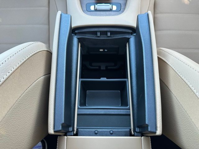 2026 Mercedes Benz GLS 450 4MATIC photo 37