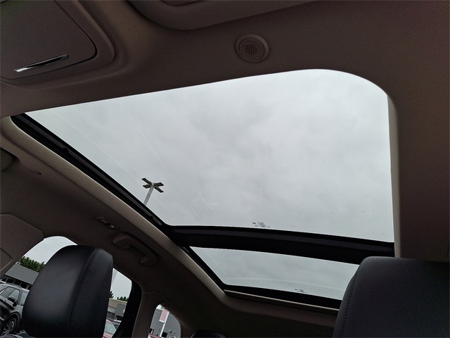 2023 Lincoln Corsair Standard photo 12