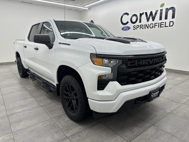 2023 Chevrolet Silverado 1500 Custom photo 4