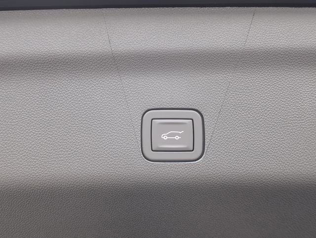 2025 Chevrolet Suburban Premier photo 31