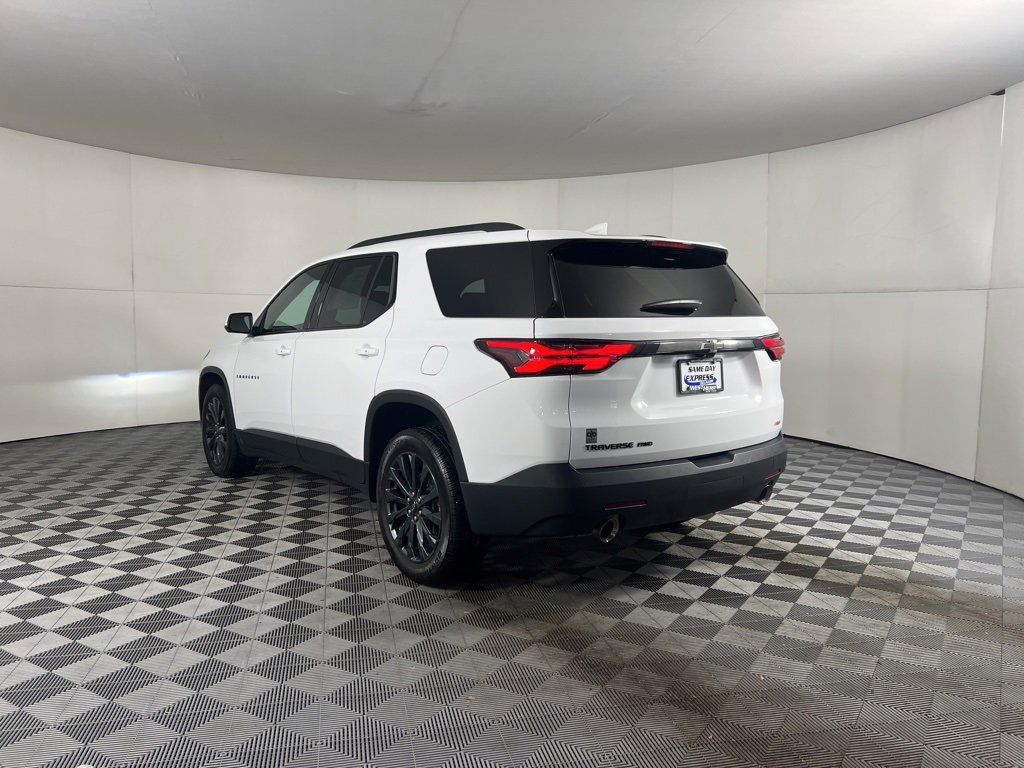 2023 Chevrolet Traverse RS photo 2