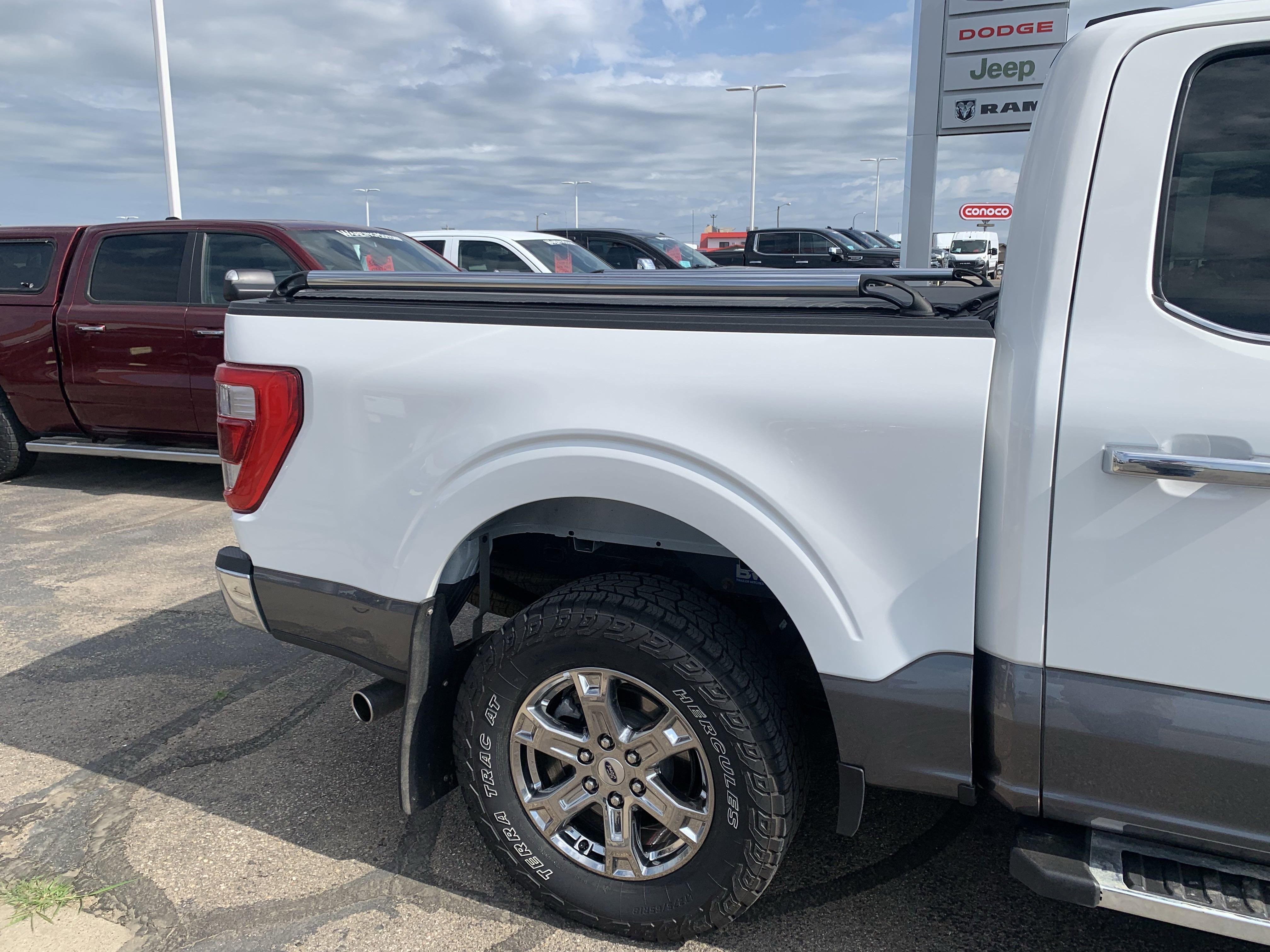 2023 Ford F-150 Lariat photo 2