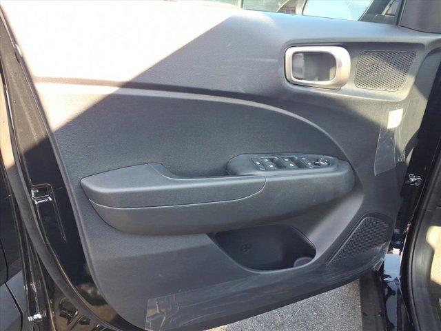2025 Hyundai Venue SEL photo 10
