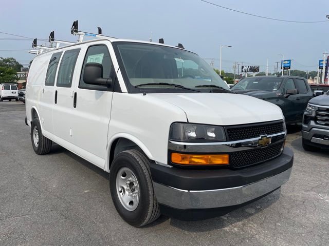 2025 Chevrolet Express Cargo Work Van's photo