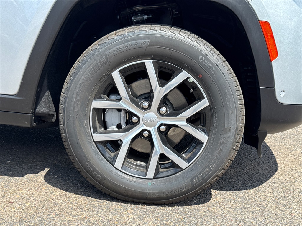 2025 Jeep Grand Cherokee Limited photo 5