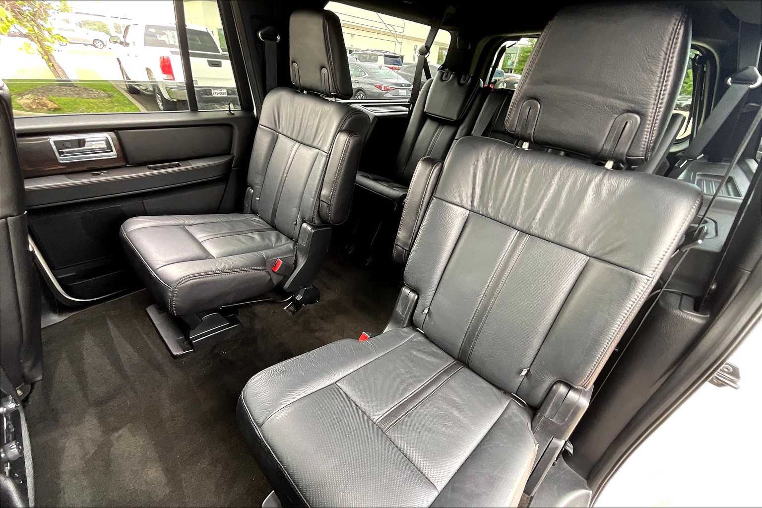 2017 Lincoln Navigator L Reserve photo 19