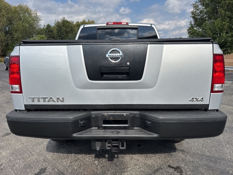 2011 Nissan Titan S Crew Cab photo 4