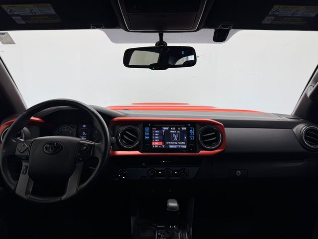2017 Toyota Tacoma SR5 TRD Sport photo 6