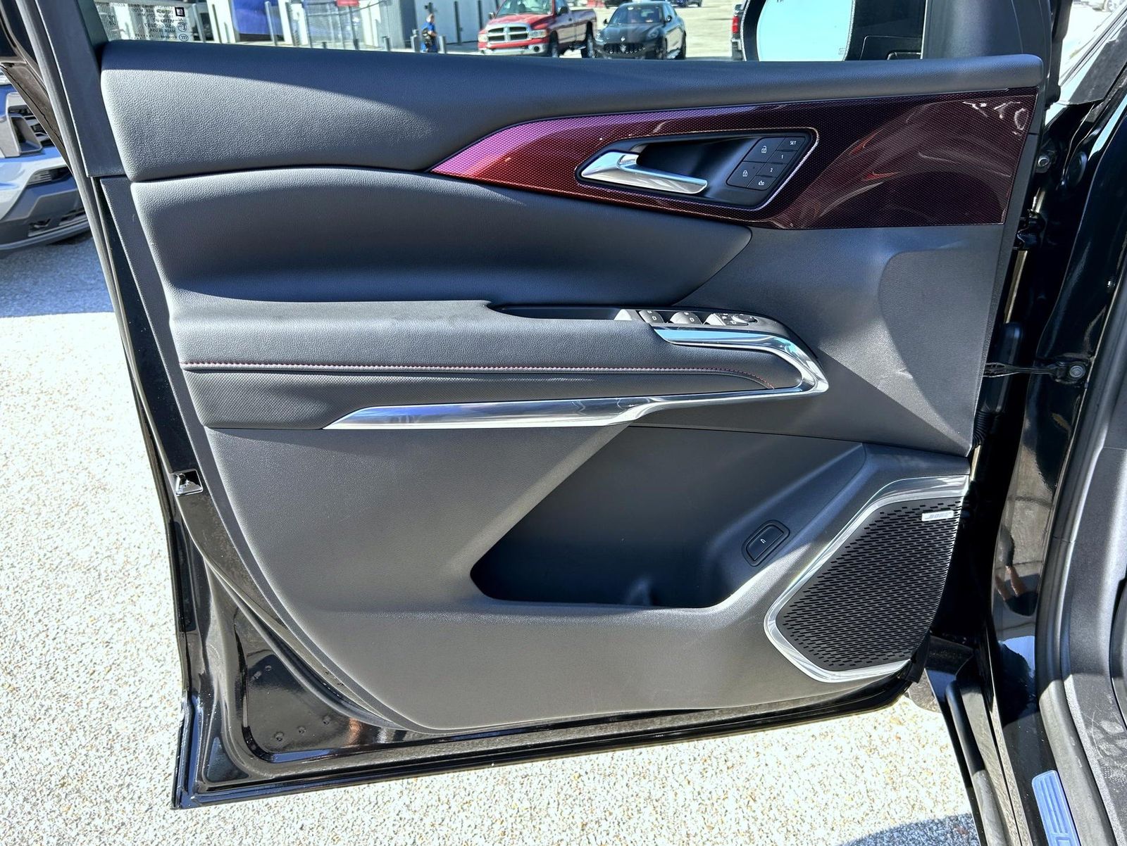 2025 Chevrolet Traverse RS photo 8