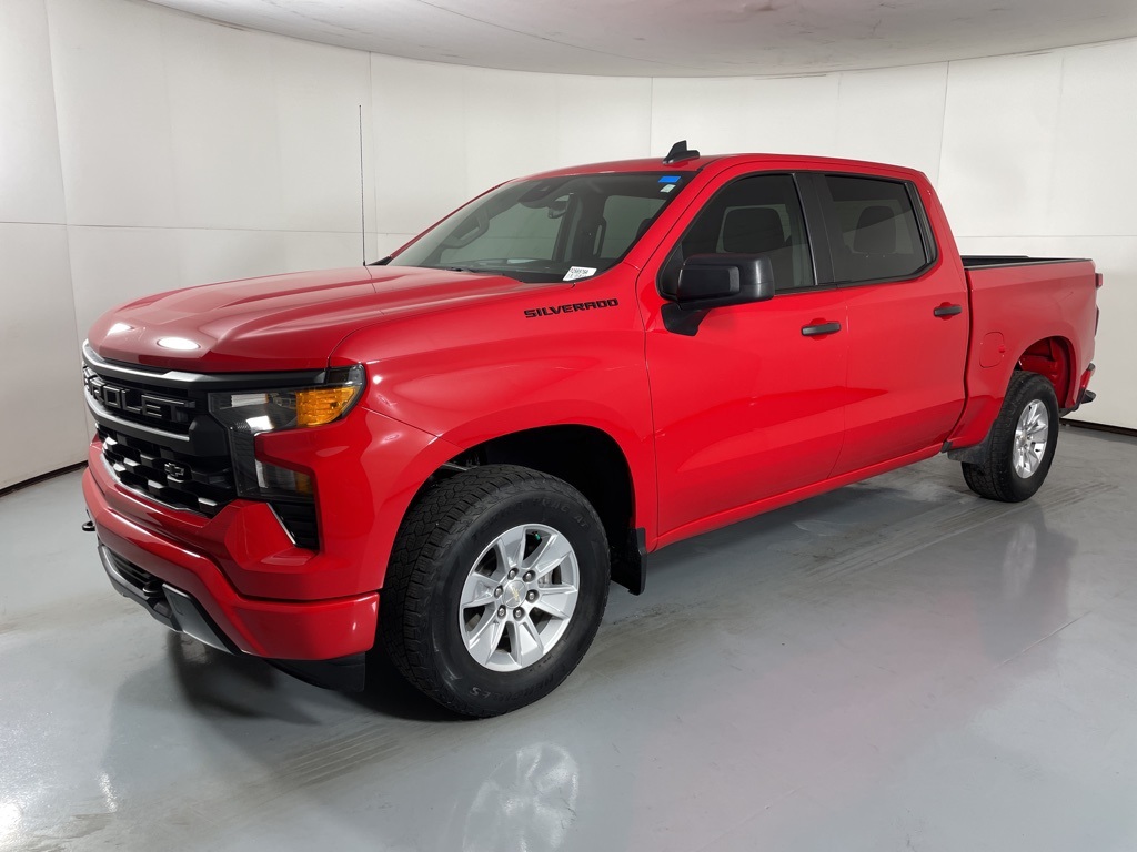 2024 Chevrolet Silverado 1500 Custom photo 3