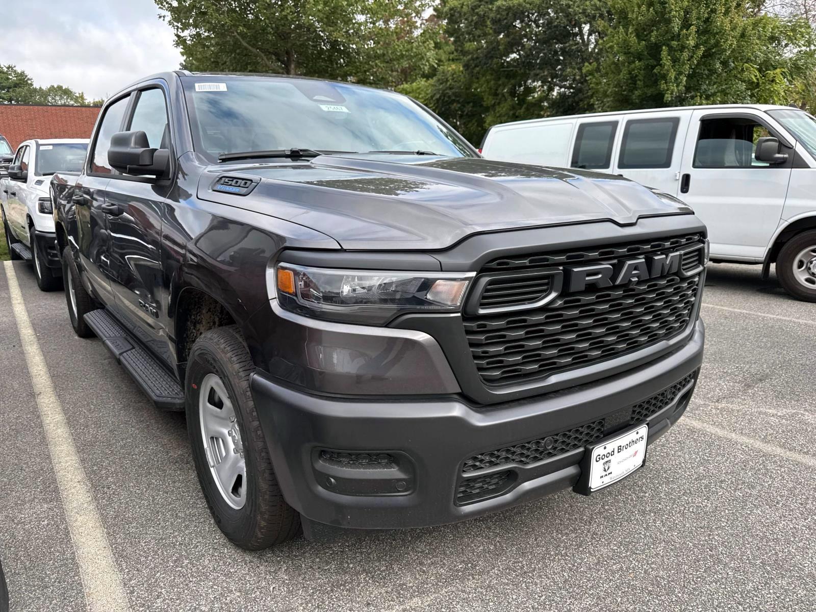 2025 Ram 1500 Tradesman photo 4