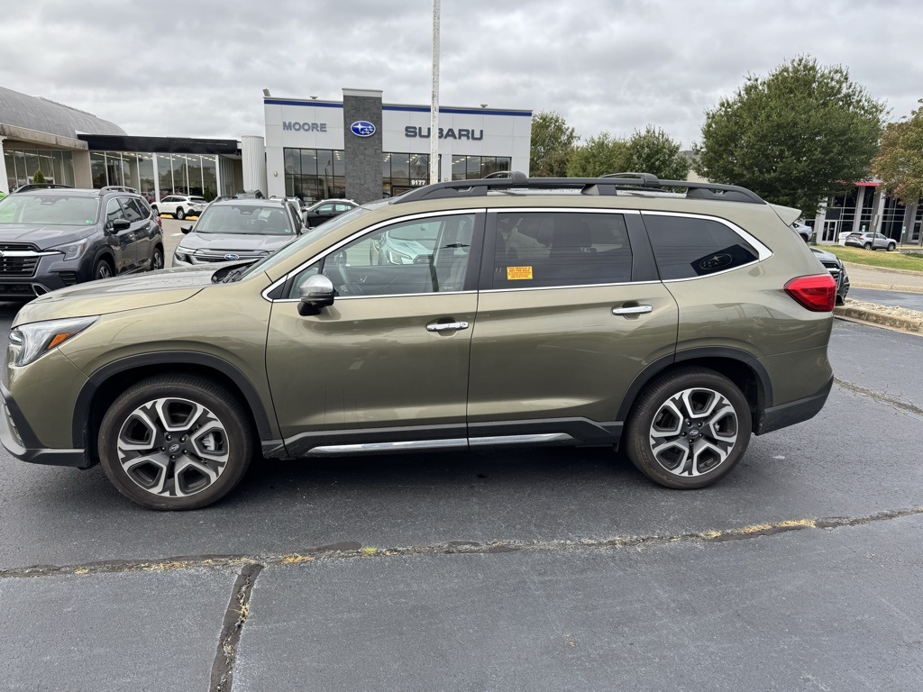2023 Subaru Ascent Touring photo 4