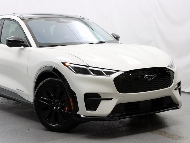 2025 Ford Mustang Mach-E Premium photo 2