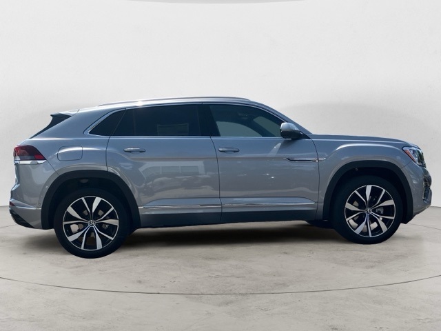 2025 Volkswagen Atlas Cross Sport SEL Premium R-Line photo 3