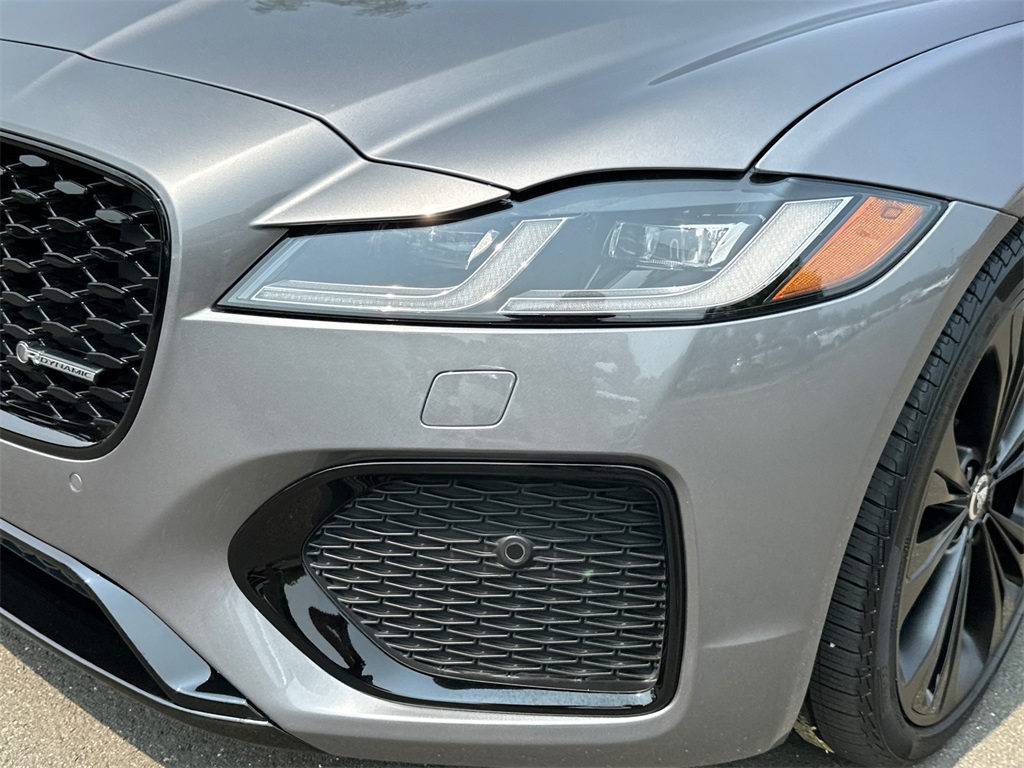 2024 Jaguar XF P300 R-Dynamic SE photo 7