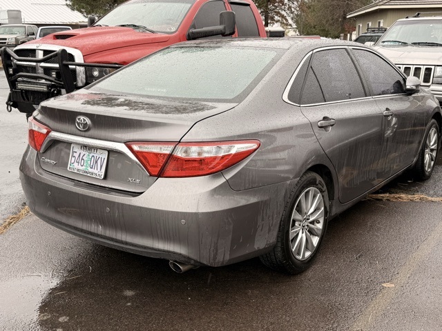 2016 Toyota Camry XLE photo 4