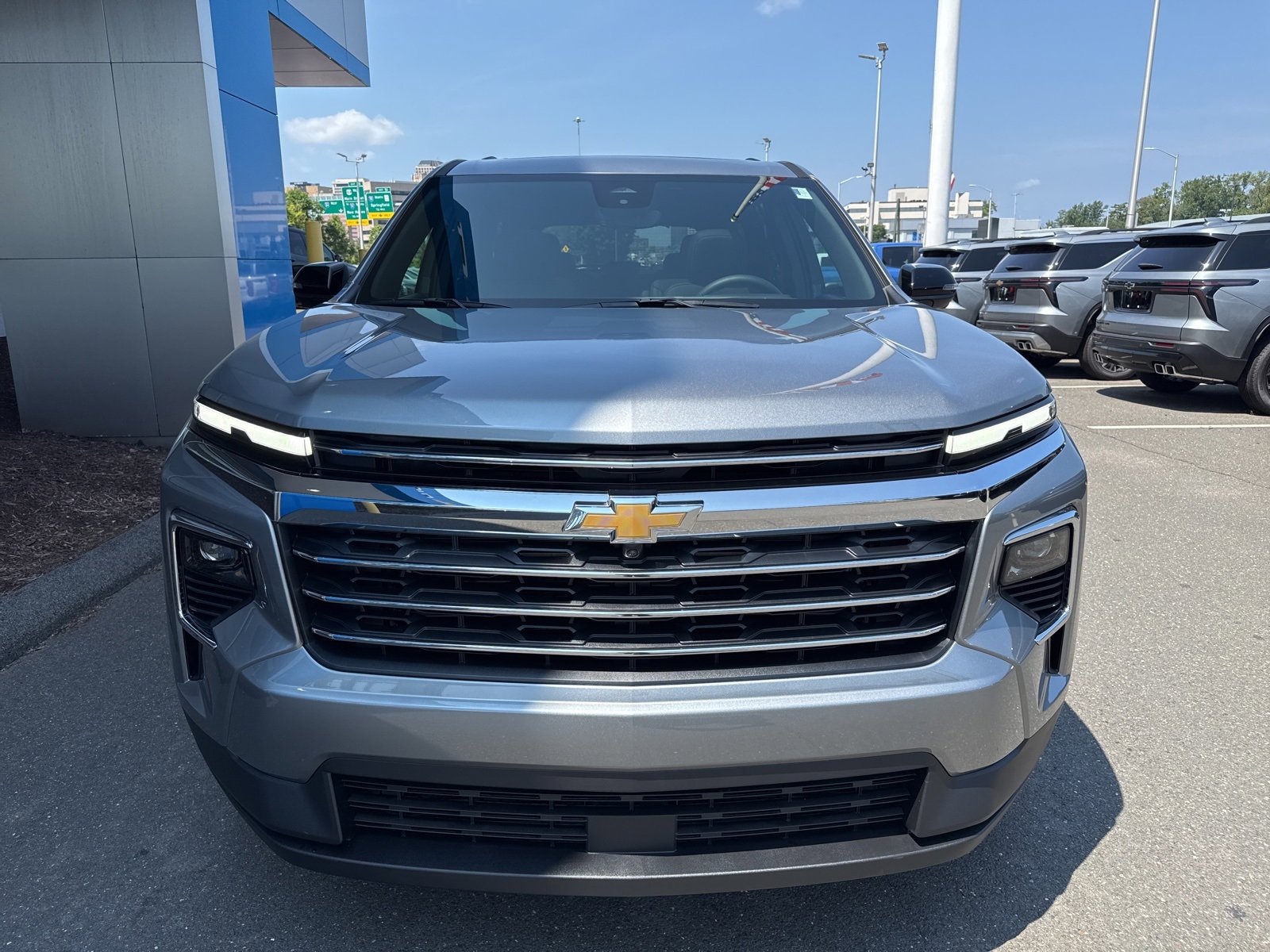 2026 Chevrolet Traverse photo 2