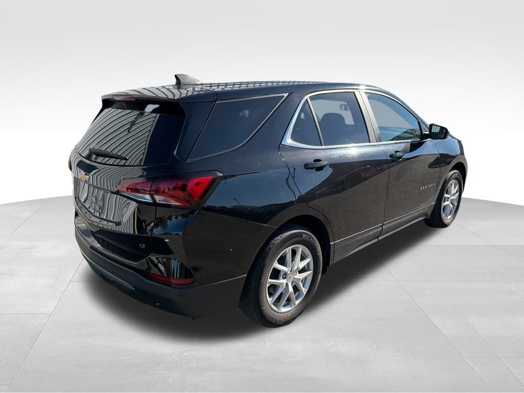 2023 Chevrolet Equinox LT photo 3