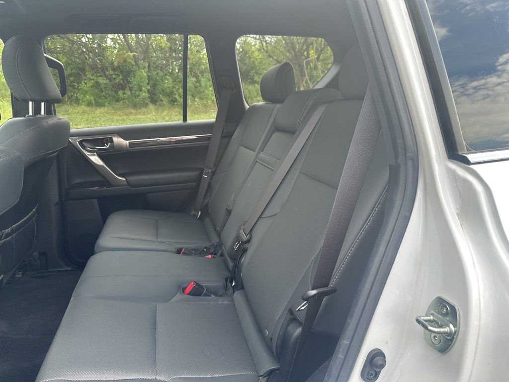 2020 Lexus GX 460 Premium photo 3