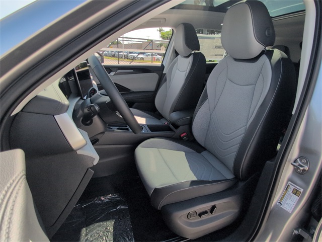 2025 Volkswagen Tiguan SE photo 4