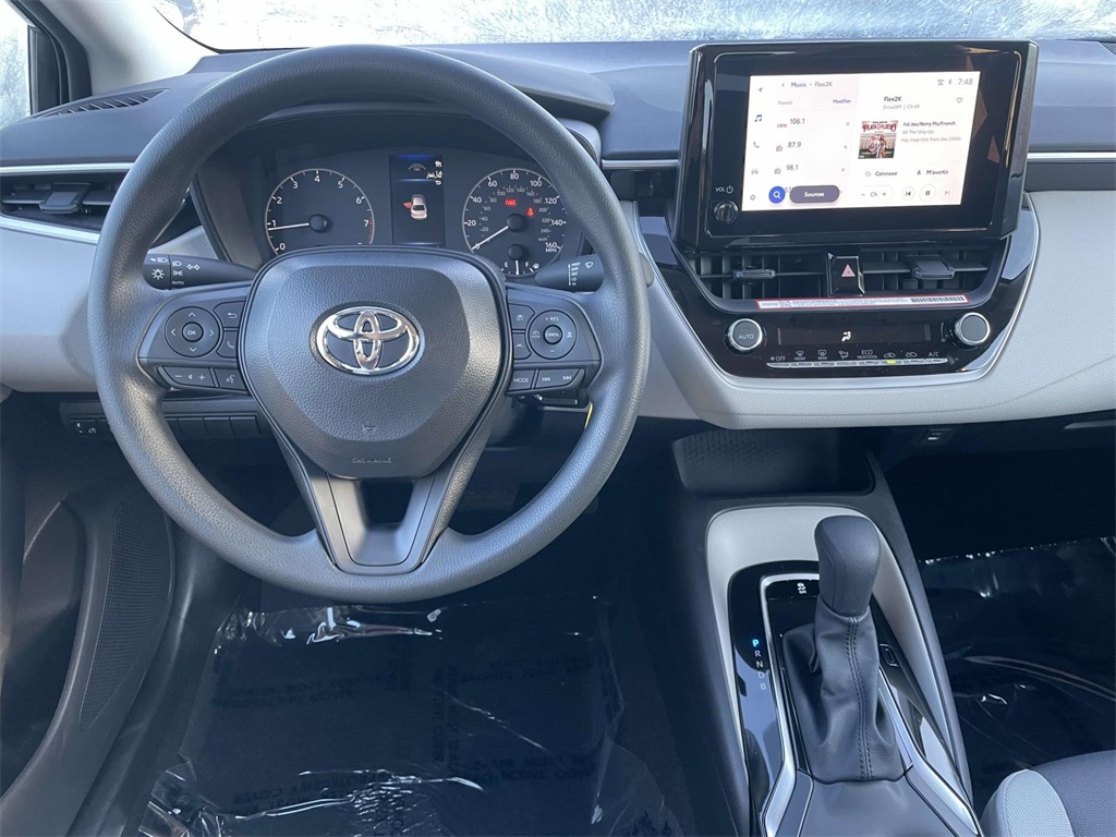 2025 Toyota Corolla LE photo 14