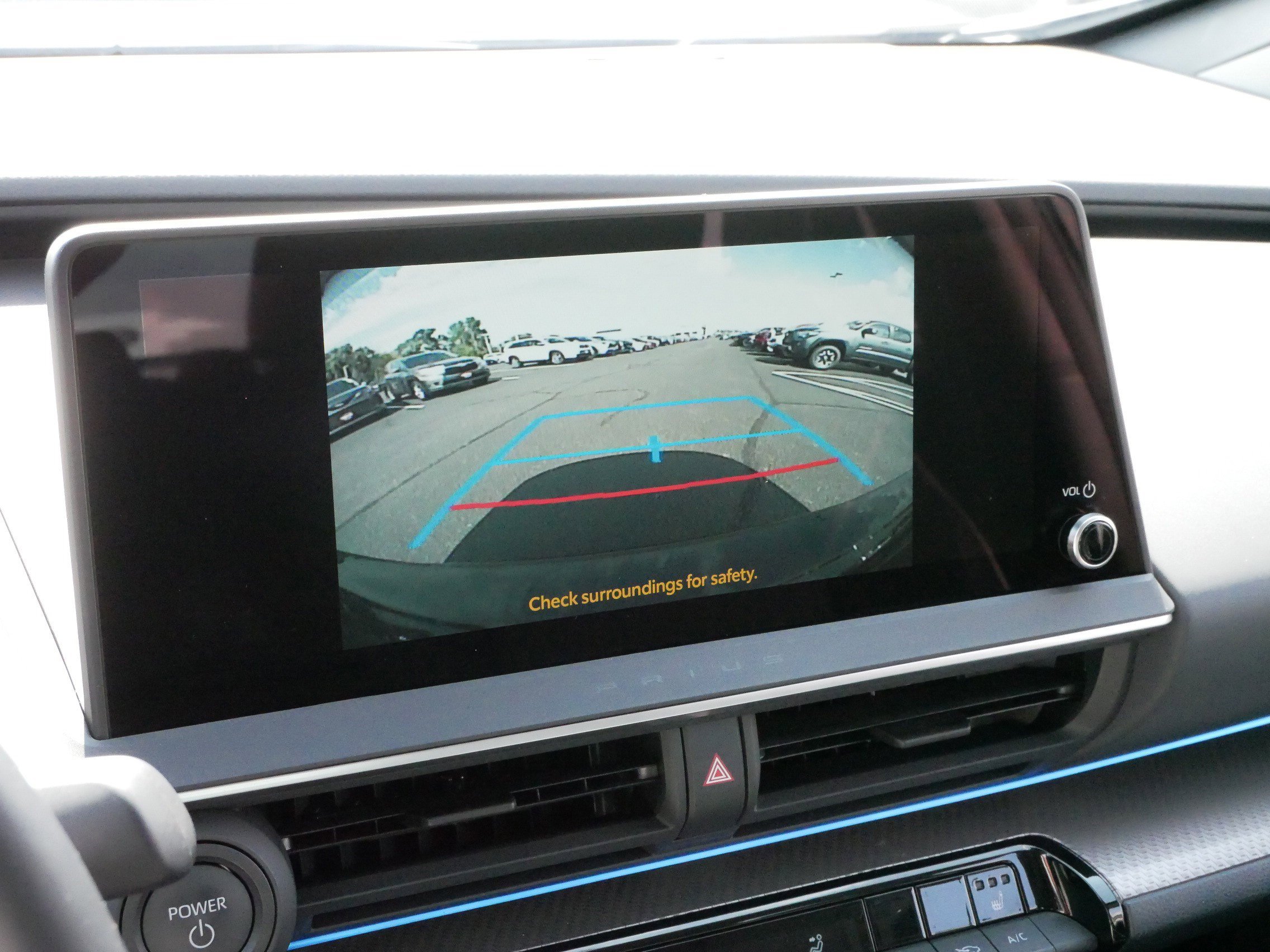2024 Toyota Prius XLE photo 28