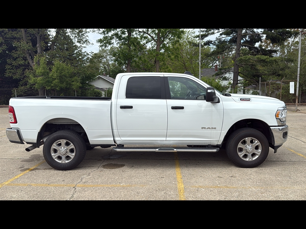 2024 Ram 2500 Big Horn photo 4