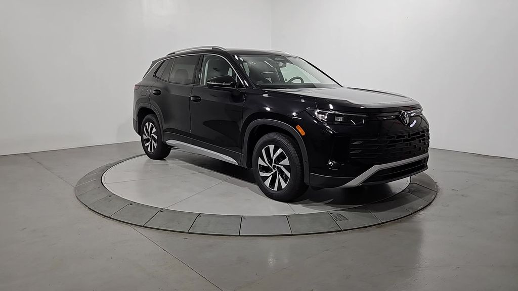 2025 Volkswagen Tiguan S photo 3
