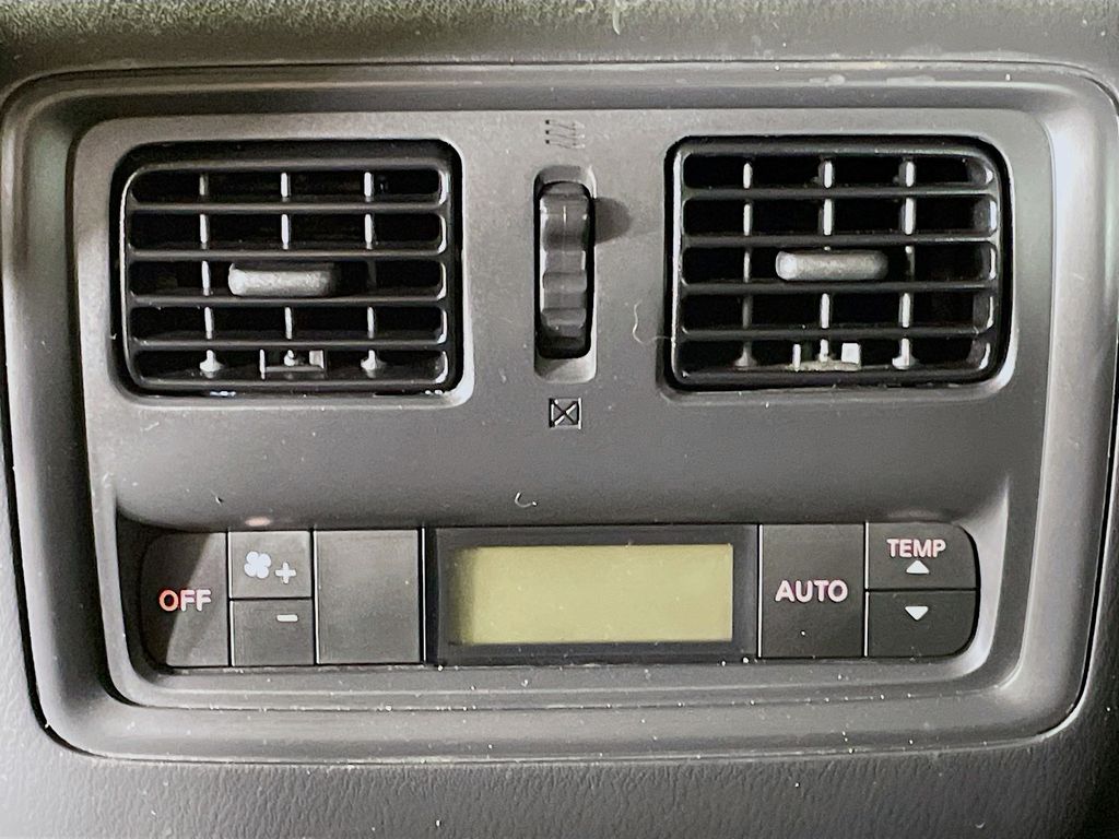 2017 Nissan Pathfinder SV photo 23