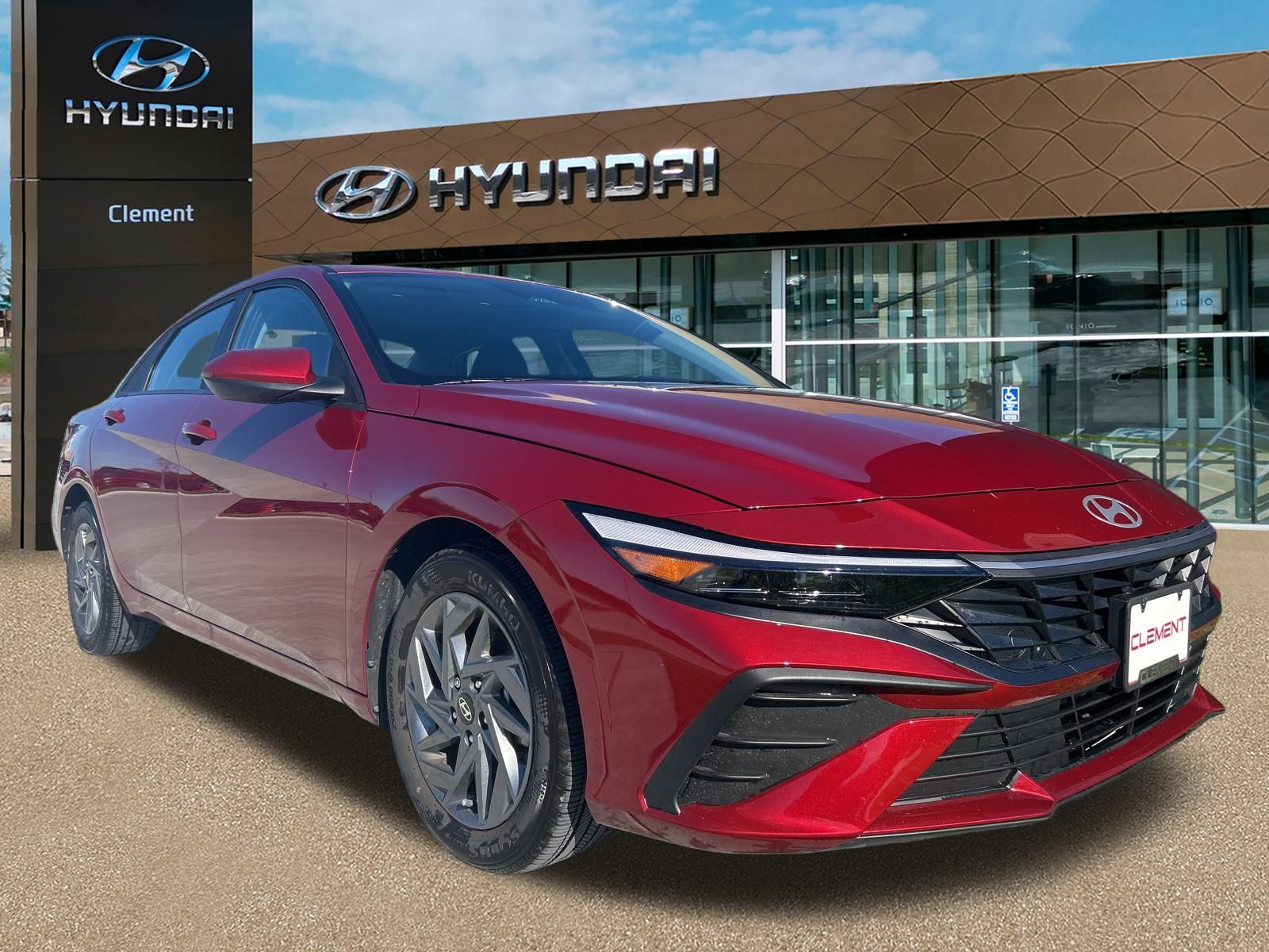 2024 Hyundai Elantra SEL photo 3