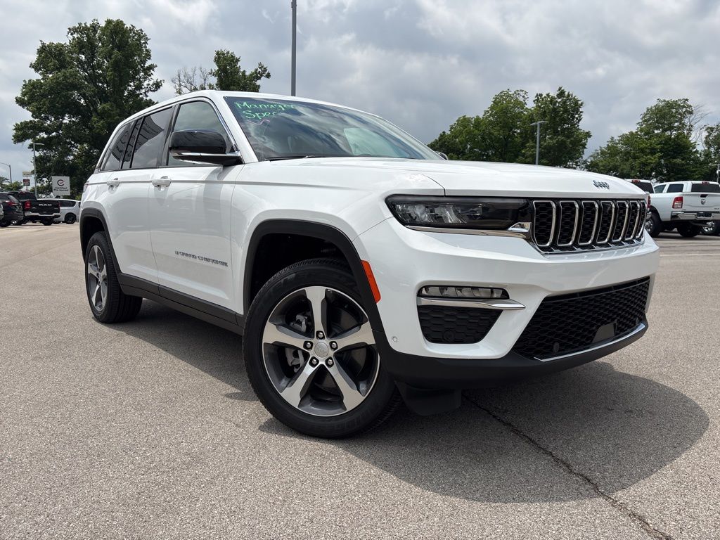 2024 Jeep Grand Cherokee 4xe's photo