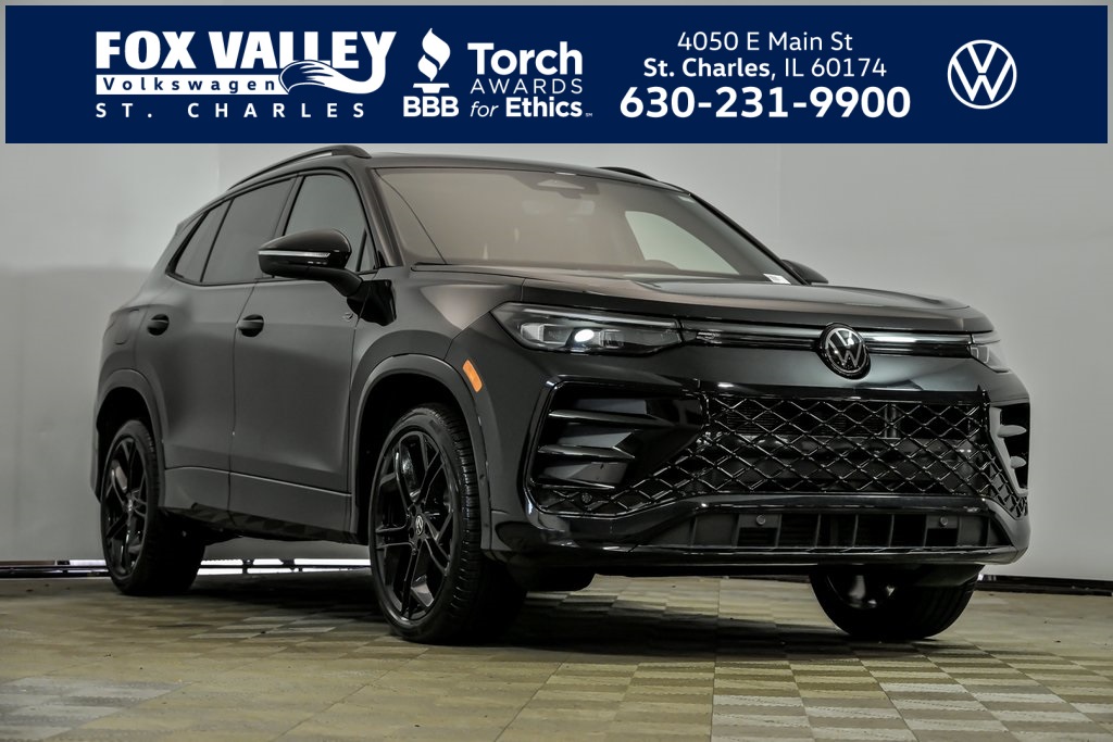2026 Volkswagen Tiguan SE R-LINE BLACK's photo