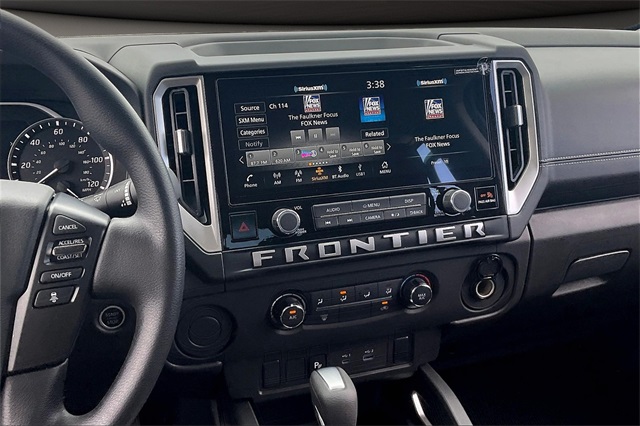 2025 Nissan Frontier SV photo 6