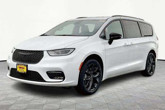 2026 Chrysler Pacifica Limited photo 2