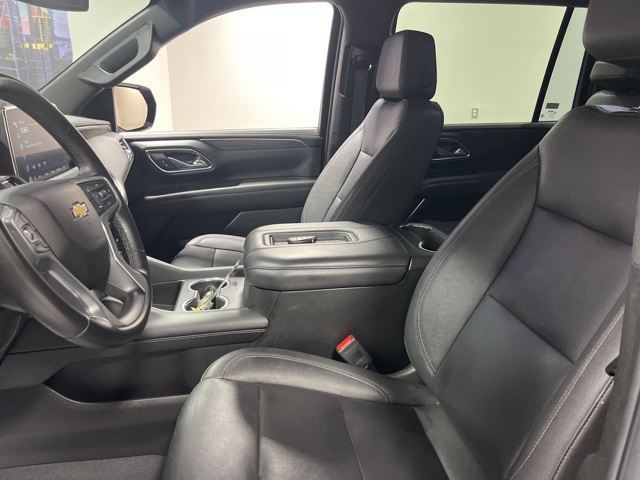 2023 Chevrolet Suburban LT photo 8